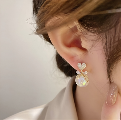 Eira Pearl Bow Earrings