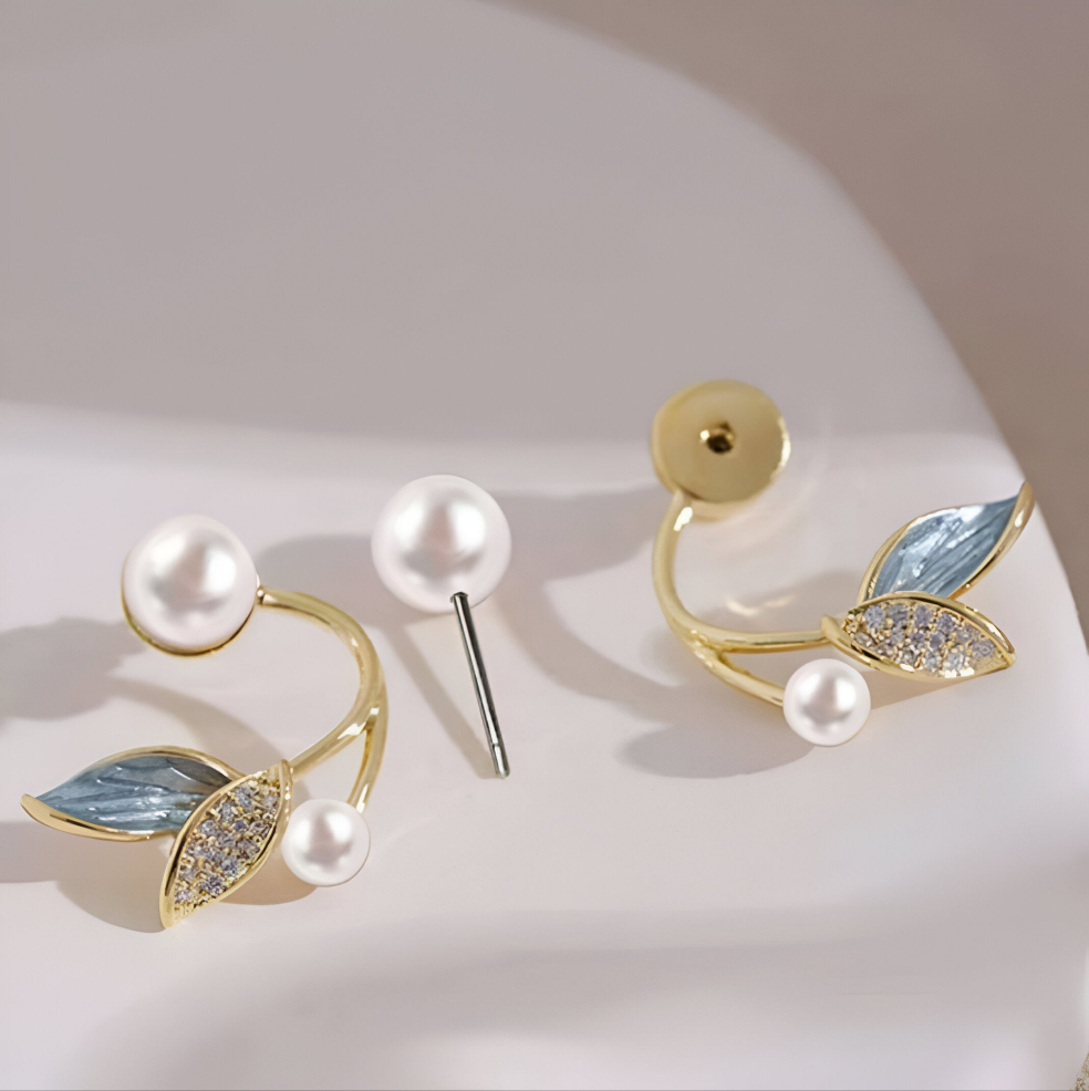 Ivia Leaf Stud Earrings