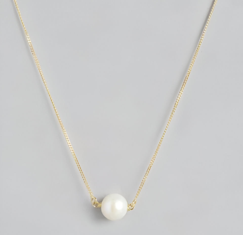 Eira Pearl Necklace