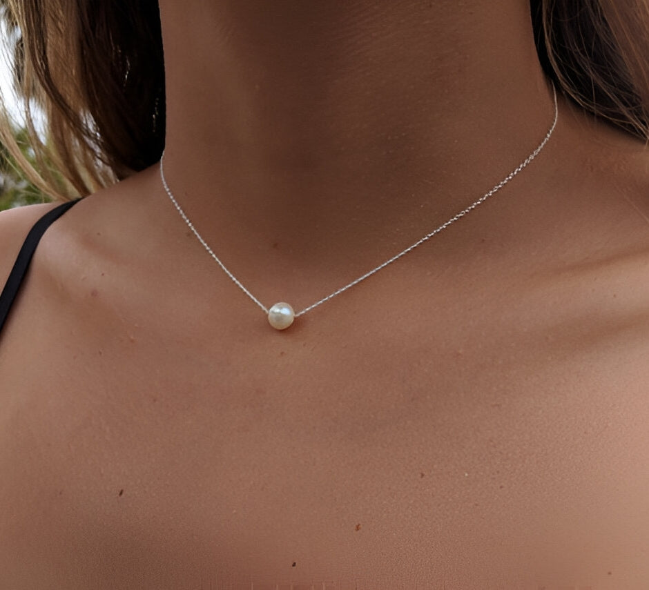 Eira Pearl Necklace