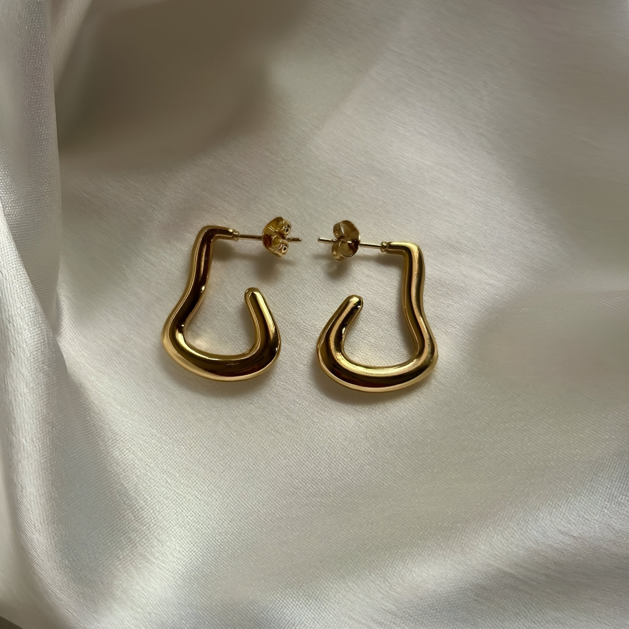 Auri Anti Tarnish Earrings