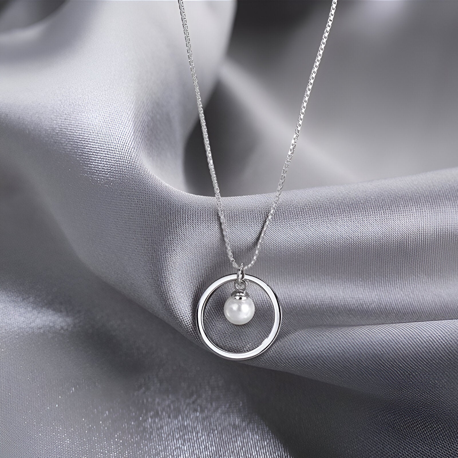 Pearl Necklace with Double Circle Design