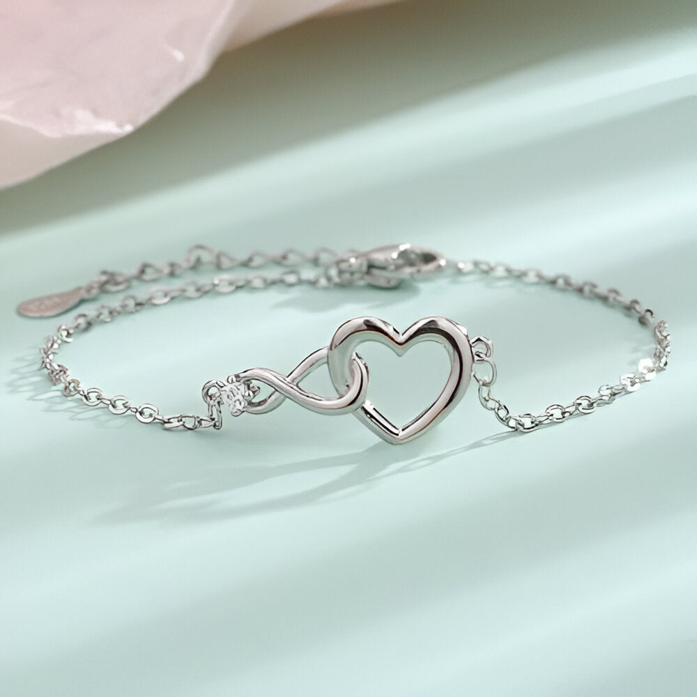 Golden Heart-Shaped Zirconia Bracelet