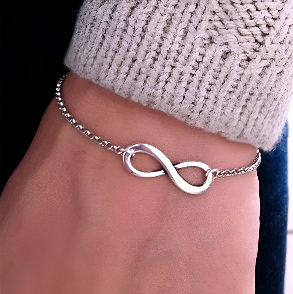 AVR JEWELS Shinning Infinity Bracelet