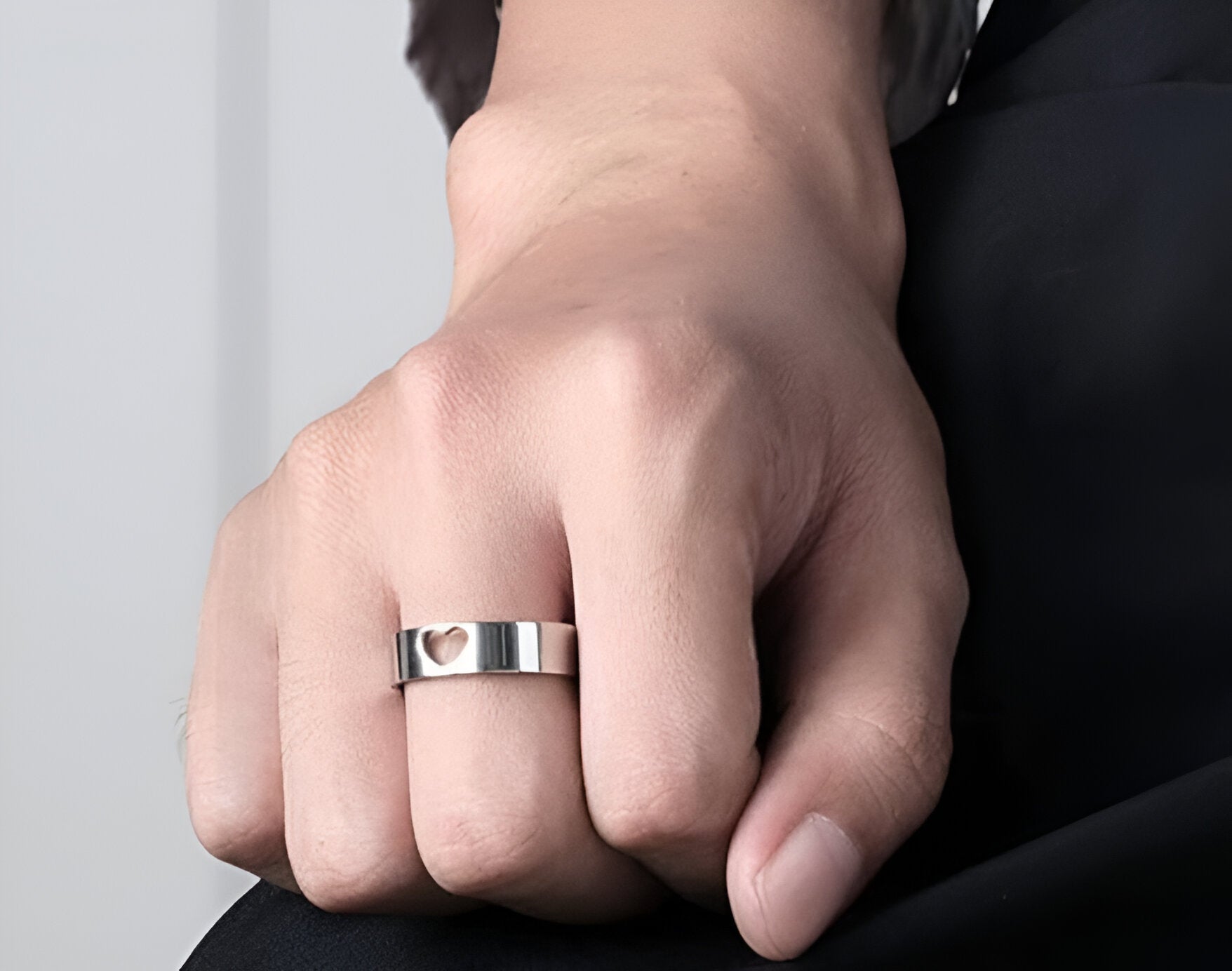 2 Elegant Silver-Plated Heart Couple Rings