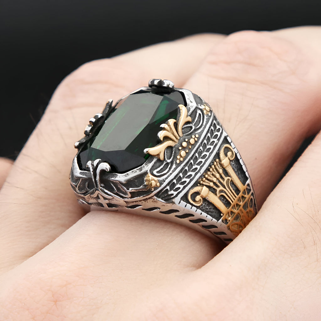 Inlaid Emerald Luxury Ring