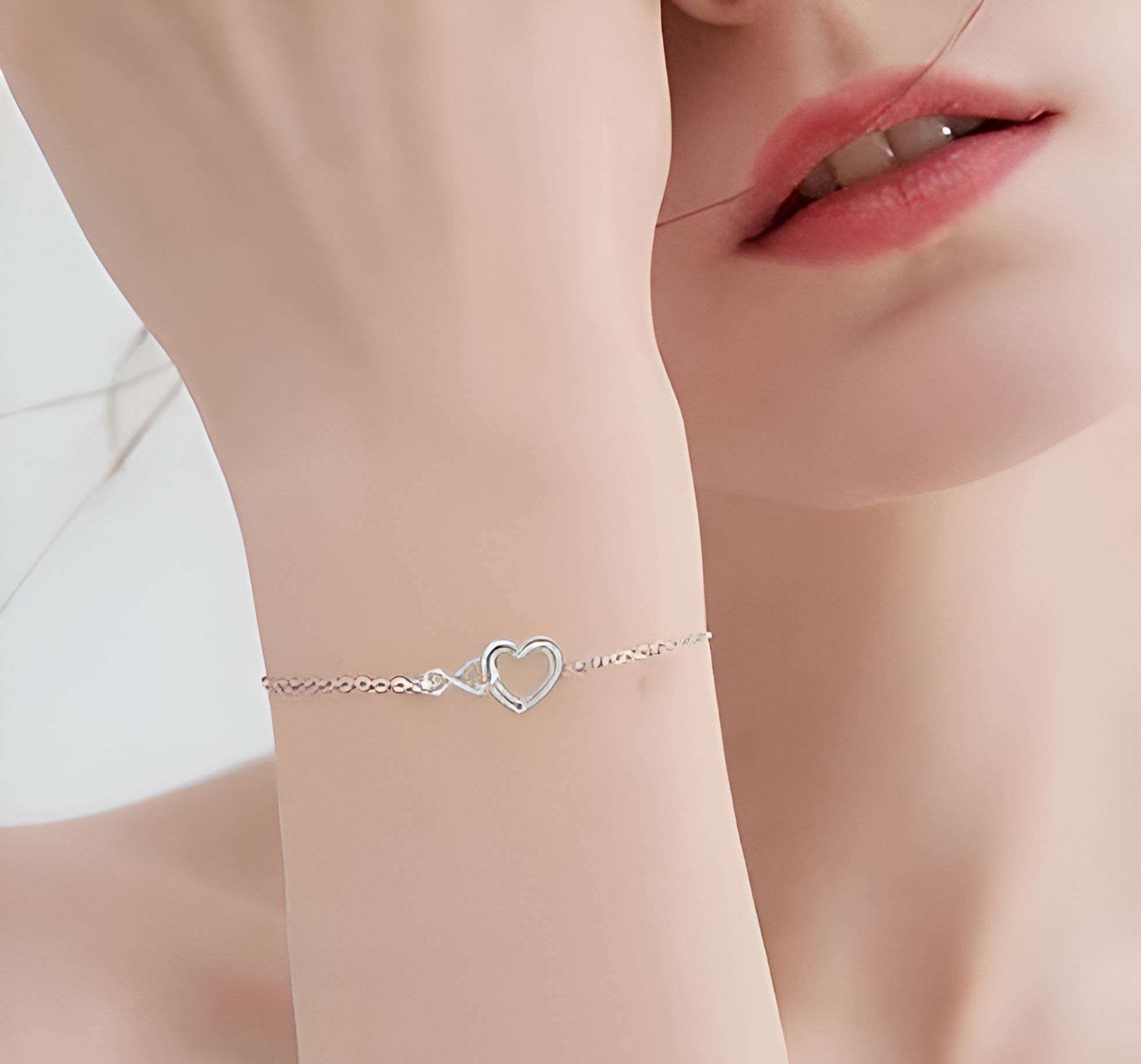 Golden Heart-Shaped Zirconia Bracelet