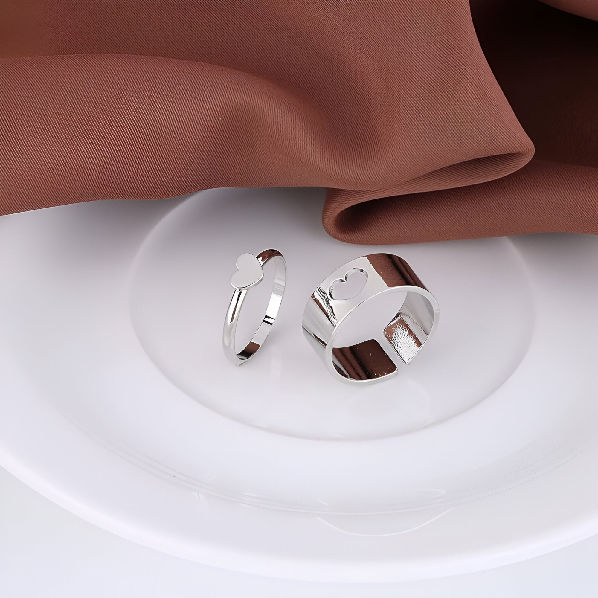 2 Elegant Silver-Plated Heart Couple Rings