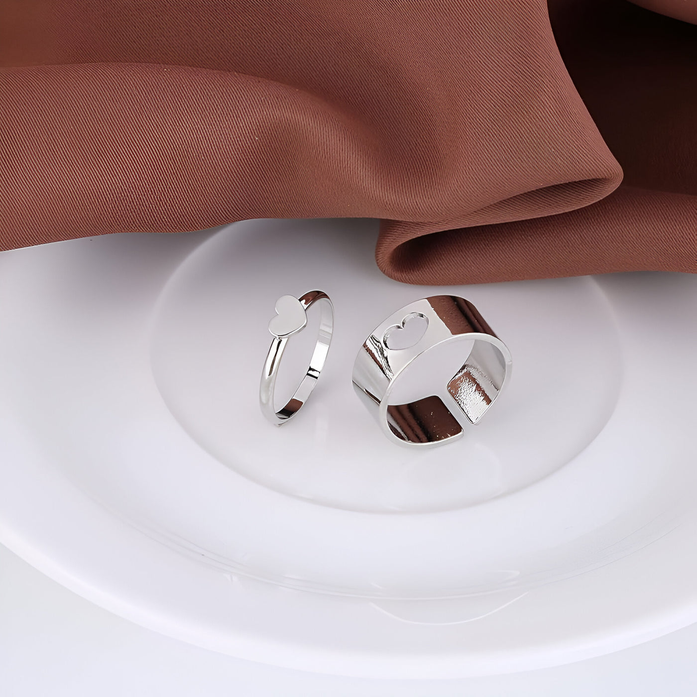 2 Elegant Silver-Plated Heart Couple Rings