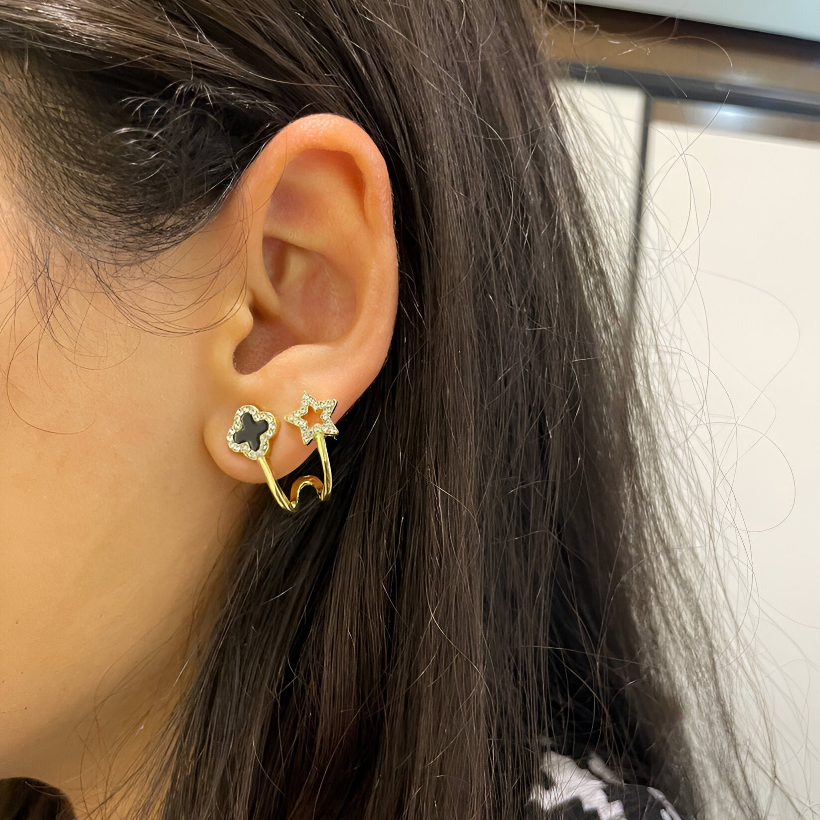 Auri Vibrato leaf Clover Earrings