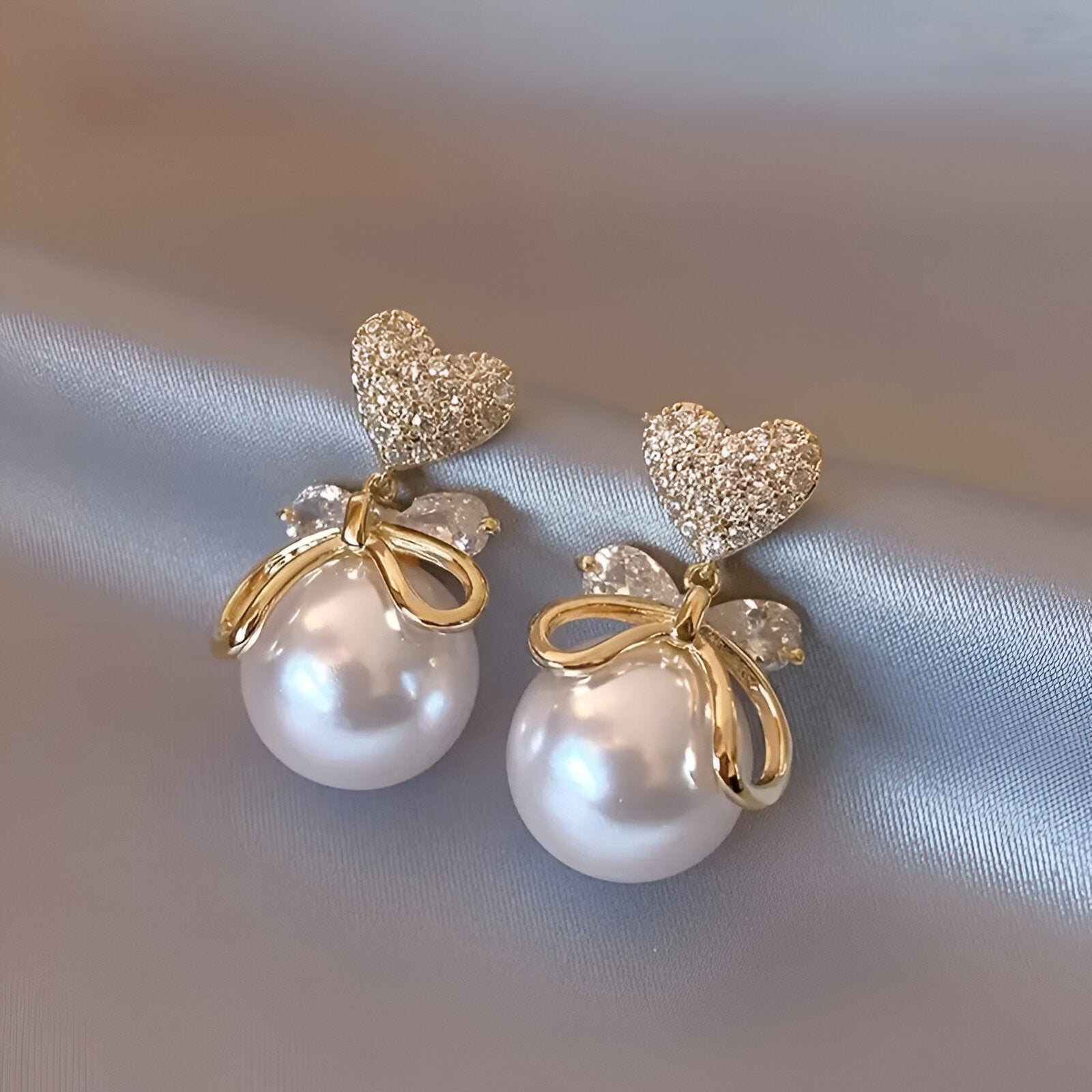 Eira Pearl Bow Earrings